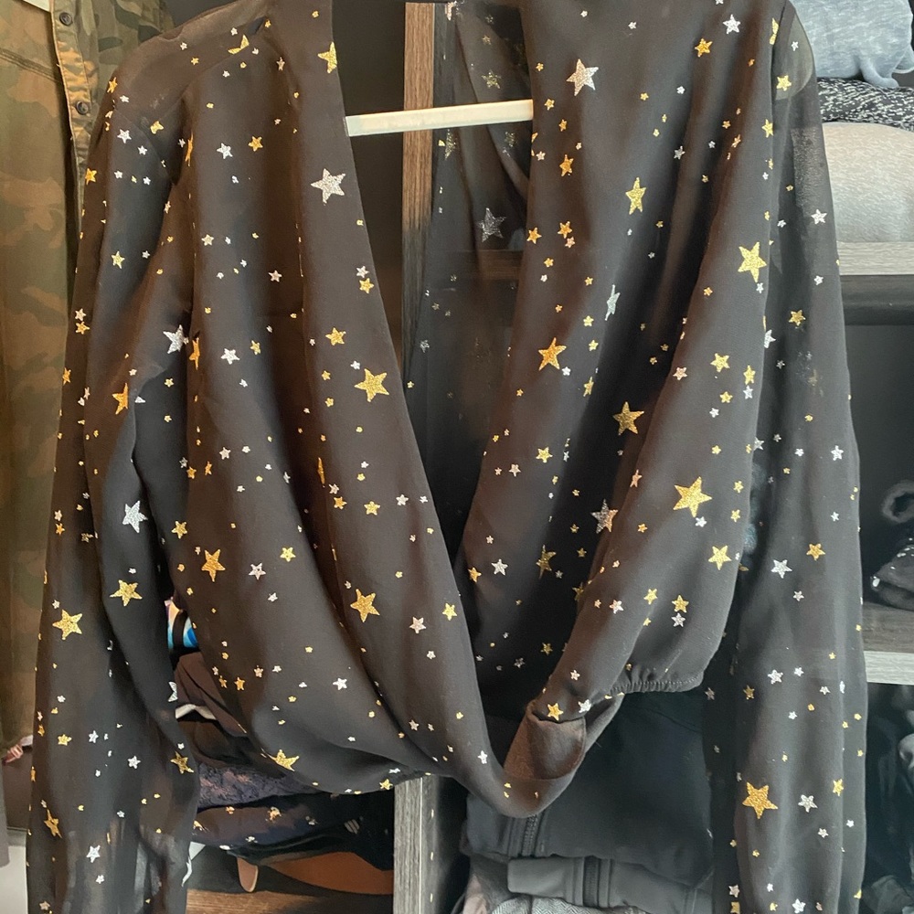 Top - Picture 2 of 2